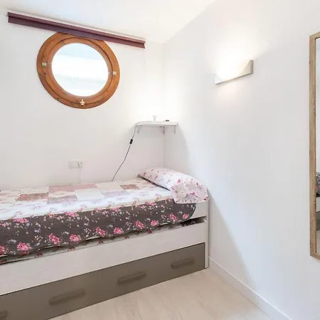 Apartamento Con Terraza Y Vista Piscina Apartment *